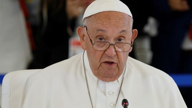 El papa Francisco pide en el G7 prohibir las armas controladas por inteligencia artificial 