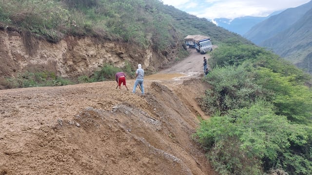 Huancavelica: deslizamiento de cerro deja un fallecido y familias damnificadas