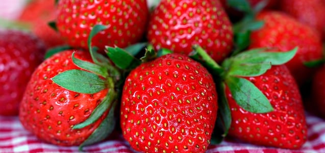 ¿Cómo lavar las fresas para eliminar todas las bacterias y pesticidas?