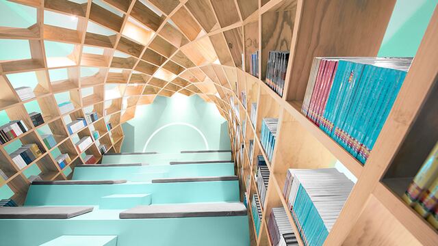 Los estantes de esta biblioteca se convierten en un domo
