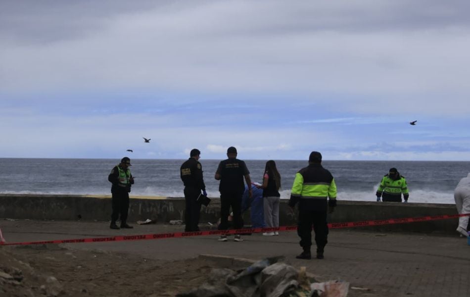Un joven, de nacionalidad extranjera, fue asesinado a balazos en la zona de la playa Venecia, ubicada en este distrito de Villa El Salvador. ( Foto: Cesar Bueno @photo.gec)