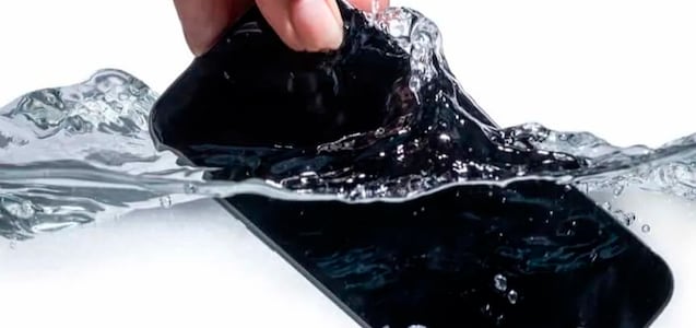 Qué debes hacer si tu celular Android se cayó al agua