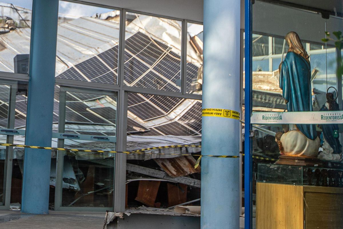Al menos dos personas murieron y 17 resultaron heridas al derrumbarse el techo del santuario del Morro da Conceição, en la ciudad brasileña de Recife, en el noreste del país, informaron fuentes oficiales. Foto: EFE/ Carlos Ezequiel Vanonni
