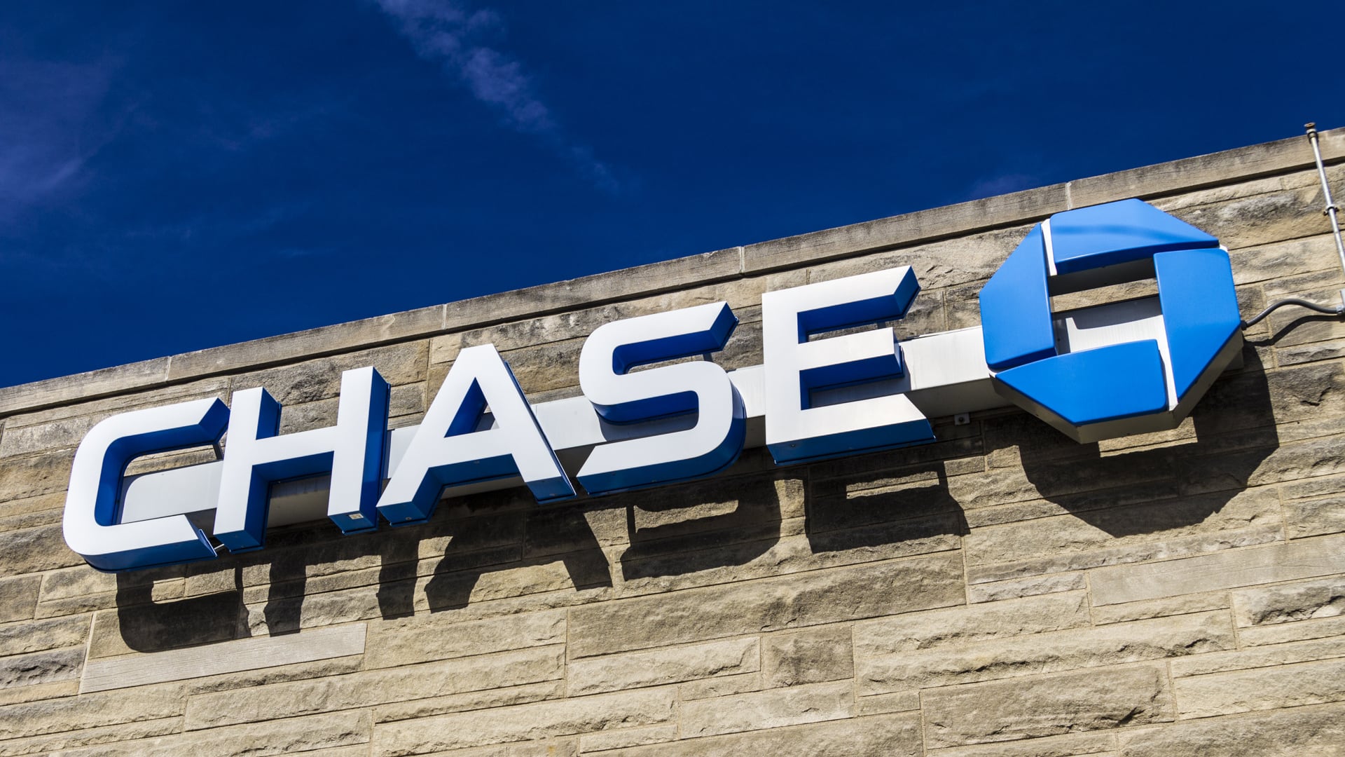 Los clientes actuales pueden ganar hasta US$500 al año calendario por recomendar Chase a sus amigos y familiares (Foto: AFP)