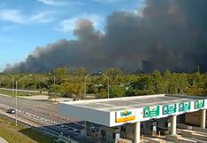 Crece un incendio forestal en Florida y obliga a evacuaciones masivas en el suroeste de EE.UU.