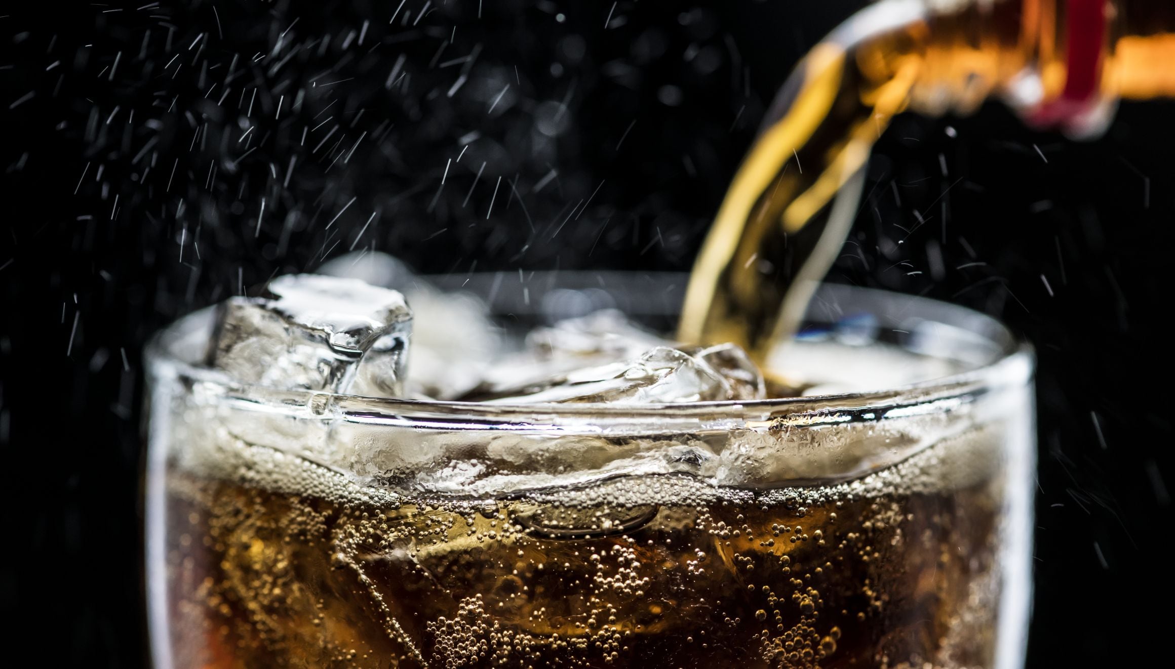 Finalmente, ambas bebidas no son adecuadas si se beben en exceso. (Foto: Diseñado por Freepik)