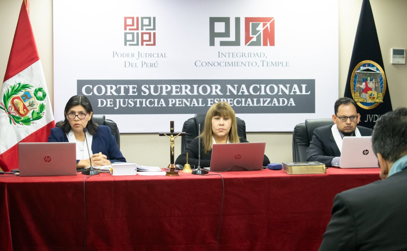 Los jueces del colegiado a cargo del juicio a Keiko Fujimori: Nayko Coronado Salazar, uana Mercedes Caballero García (presidenta) y Max Vengoa Valdiglesias.