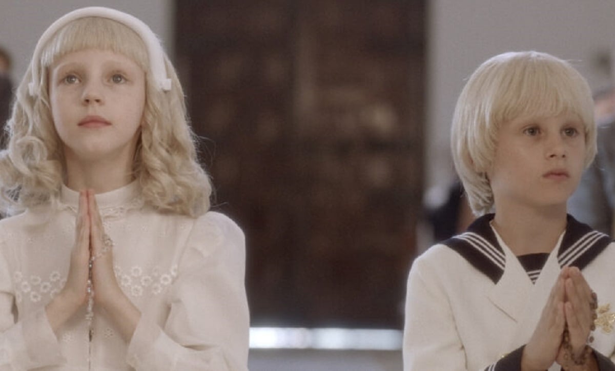 Al final de la película española "Tin & Tina", los hermanos vuelven con Lola tras la muerte de Adolfo (Foto: Filmax)