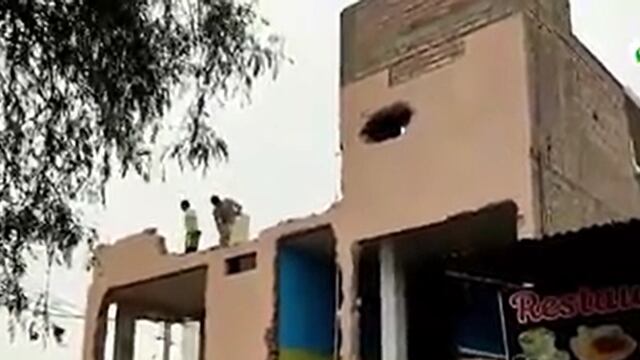 Chancay: Madre de familia demolió casa de tres pisos que construyó en terreno de su exsuegro | VIDEO