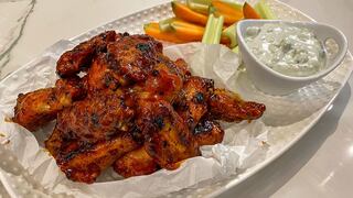 Alitas BBQ: ¿cómo preparar el mejor piqueo casero en menos de una hora?