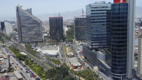 S&P rebaja calificación crediticia de Perú debido a “incertidumbre política que limita el crecimiento”.