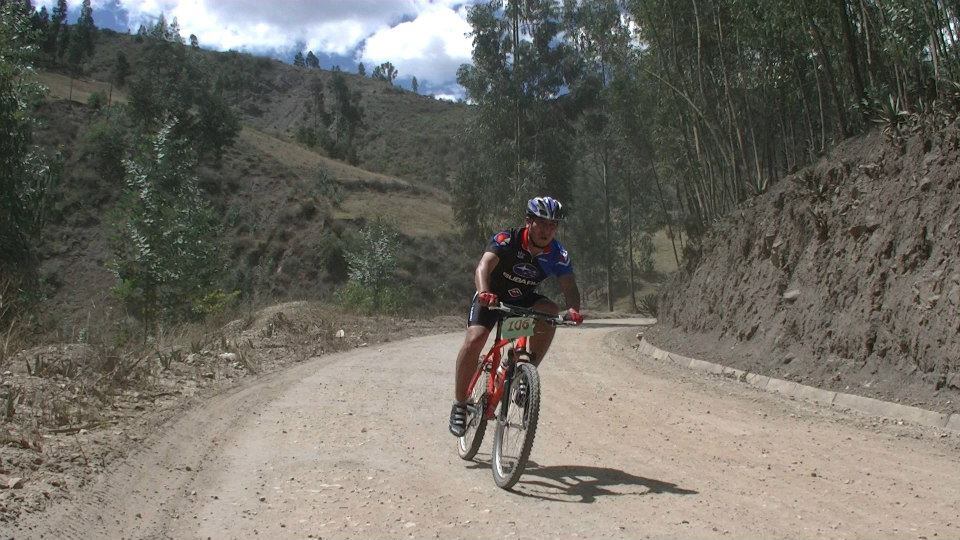 Machu Picchu Epic XCM desempeña un papel crucial al posicionar a Perú como un destacado destino de aventura a nivel mundial. No solo ofrece emocionantes rutas de mountain bike que contribuyen al desarrollo de las comunidades locales, sino que también destaca como el único evento en el mundo que culmina en una de las Siete Maravillas Modernas. (Foto: Luis Cunza)