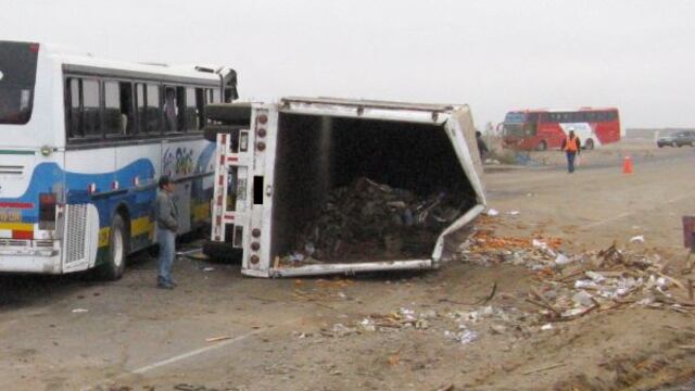 La Oroya: cinco muertos dejó el choque entre un bus y un camión