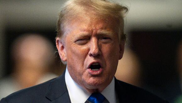 El expresidente de Estados Unidos, Donald Trump, habla con la prensa después de ser condenado en su juicio penal en el Tribunal Penal de Manhattan, en la ciudad de Nueva York, el 30 de mayo de 2024. (Foto de Steven Hirsch / POOL / AFP)