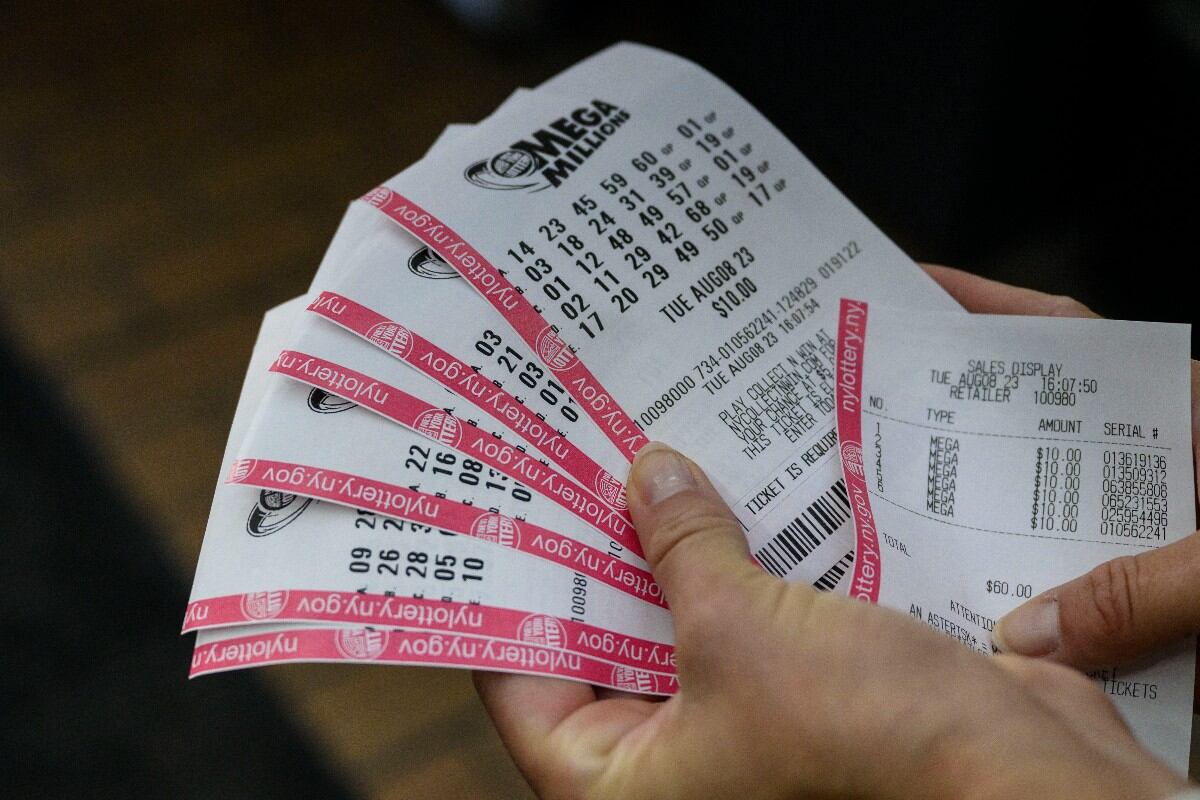 Alguien en Indiana ganó $1 millón en Mega Millions: ¿dónde compró el billete? (Foto: ANGELA WEISS / AFP)