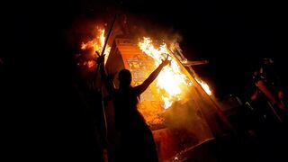 Prenden fuego a histórico monumento del general Manuel Baquedano en el epicentro de las protestas en Chile