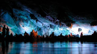 Belleza bajo tierra: Mira esta cueva 'multicolor' en China