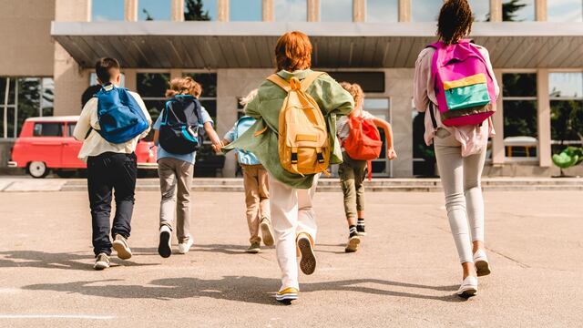Año escolar: El uso correcto de la mochila y cómo evitar lesiones en la espalda