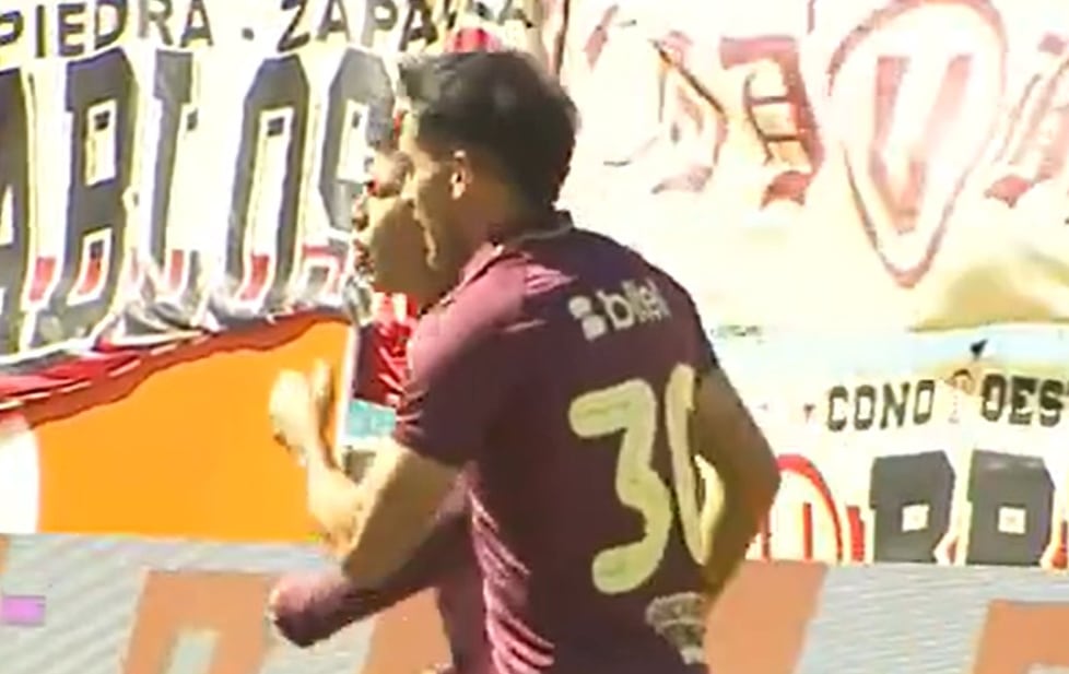¡De tiro libre! Lisandro Alzugaray marcó golazo para el 2-1 de Universitario vs. ADT por Liga 1 | VIDEO