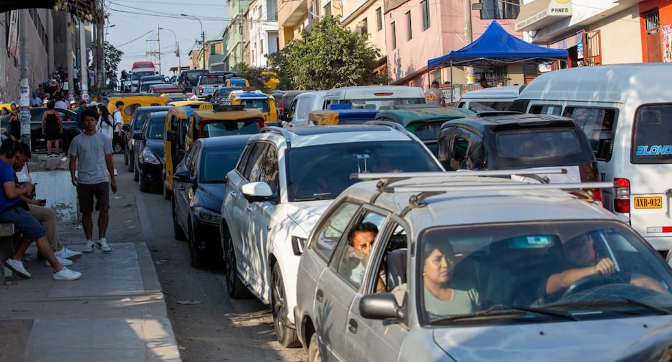 ELECCIONES 2026: Caos vehicular y controversias logísticas en San Juan de Miraflores