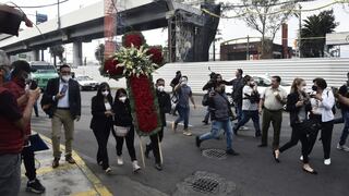 Un año después, sobrevivientes de tramo colapsado de metro en México exigen su demolición