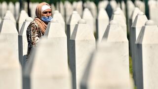 25 años de Srebrenica: Dolor y mensajes de reconciliación al recordar a las víctimas del genocidio | FOTOS