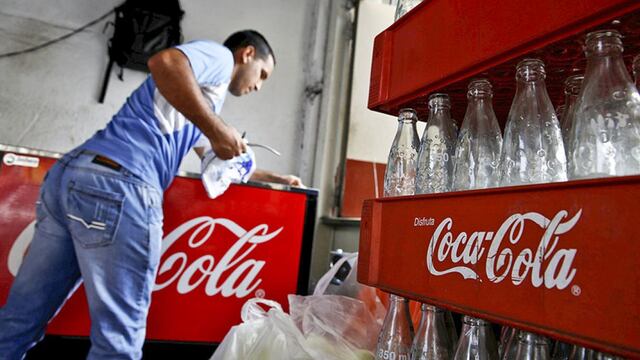 Arca pospone compra de subsidiaria de Coca-Cola por alza del ISC