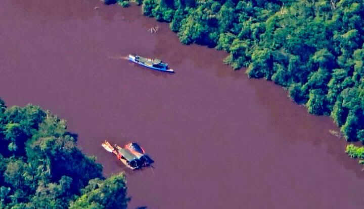 Muestras satelitales recientes ubicaron hasta 51 dragas artesanales operando en el río Nanay.
