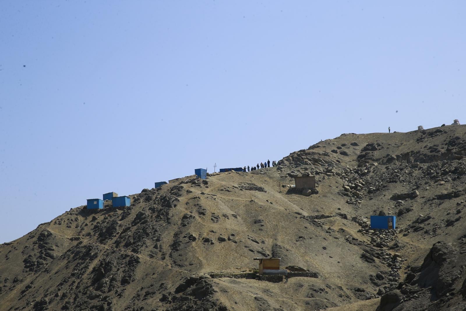 Los delincuentes portaban armas, sin embargo, las personas que viven en el lugar lejos de amedrentarse respondieron el ataque. | Foto: Allenghino Quintan
