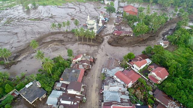 Indonesia: al menos 37 muertos en inundaciones y corrientes de lava fría