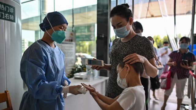 China suma 25 casos “importados” de coronavirus y encadena ya 19 días sin contagios locales 