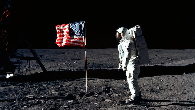 Estados Unidos retrasa de 2025 a 2026 su plan para volver a llevar astronautas a la Luna