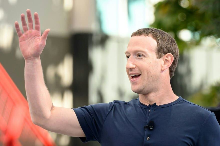 .Mark Zuckerberg sorprende al revelar el modelo de su teléfono celular: ¿está usando un Samsung o un iPhone?