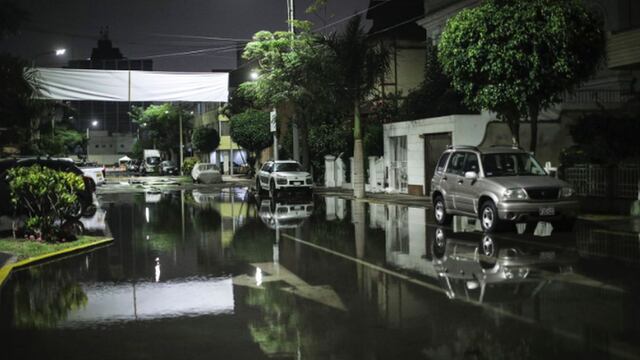 Calles de La Punta anegadas por fuertes oleajes registrados en mar del Callao | FOTOS