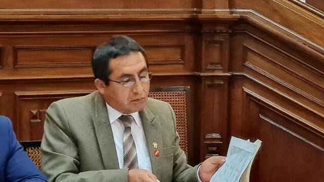 Congresista Alfredo Pariona se encuentra internado en un hospital, confirma su familia