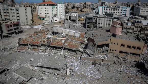 Esta vista aérea muestra la Universidad de al-Aqsa, arrasada por un bombardeo israelí en la ciudad de Gaza el 15 de febrero de 2024, en medio de batallas en curso entre Israel y el grupo militante palestino Hamás. (Foto de AFP)