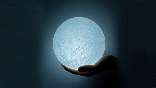 Superluna: Esta lámpara LED iluminará tu cuarto de otra forma