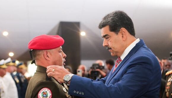 El presidente de Venezuela, Nicolás Maduro, asiste a un acto de promoción de generales, almirantes y militares, en Fuerte Tiuna en Caracas el 4 de julio de 2023. (Foto de Francisco Batista / Presidencia de Venezuela / AFP)