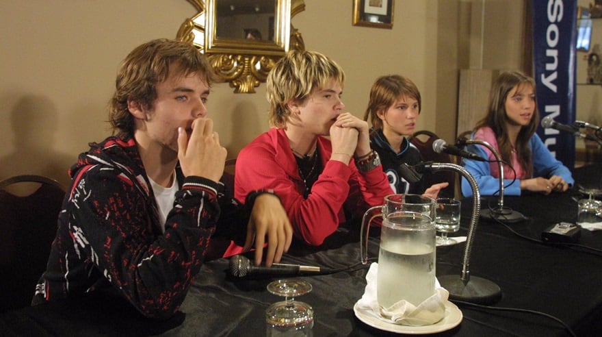 El grupo Erreway en plena conferencia de prensa en Lima, antes de su concierto en la Plaza de Acho. (Foto: El Comercio)