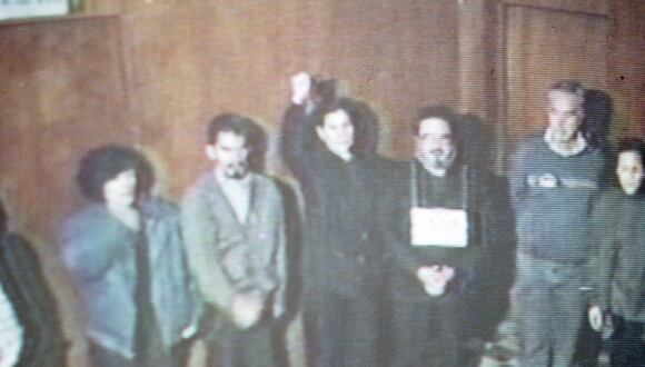 LIMA, 12 DE SETIEMBRE DE 1992

REPRODUCCION DEL VIDEO DE LA CAPTURA DE ABIMAEL GUZMAN, CABECILLA DEL GRUPO TERRORISTA SENDERO LUMINOSO.

FOTO: EL COMERCIO