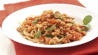 Pasta con boloñesa de pollo