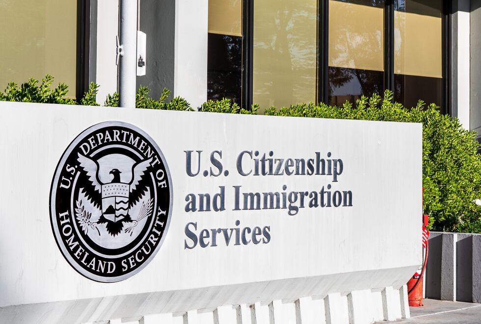 El Servicio de Ciudadanía e Inmigración de los Estados Unidos (USCIS) es una agencia del Departamento de Seguridad Nacional de los Estados Unidos. (Foto: Sundry Photography/iStock)