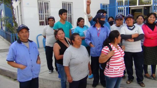 Trabajadores de Gerald Oropeza realizaron plantón en Ayacucho