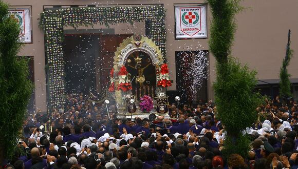 El Señor de los Milagros inició sus recorridos procesionales de 2023 el sábado 7 de octubre | Foto: Andina / Archivo