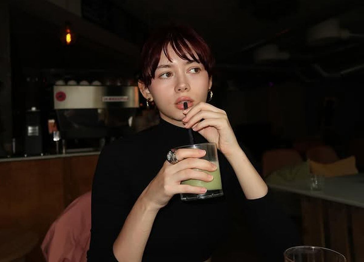 Aquí disfrutando de una bebida (Foto: Isa Montalbán / Instagram)