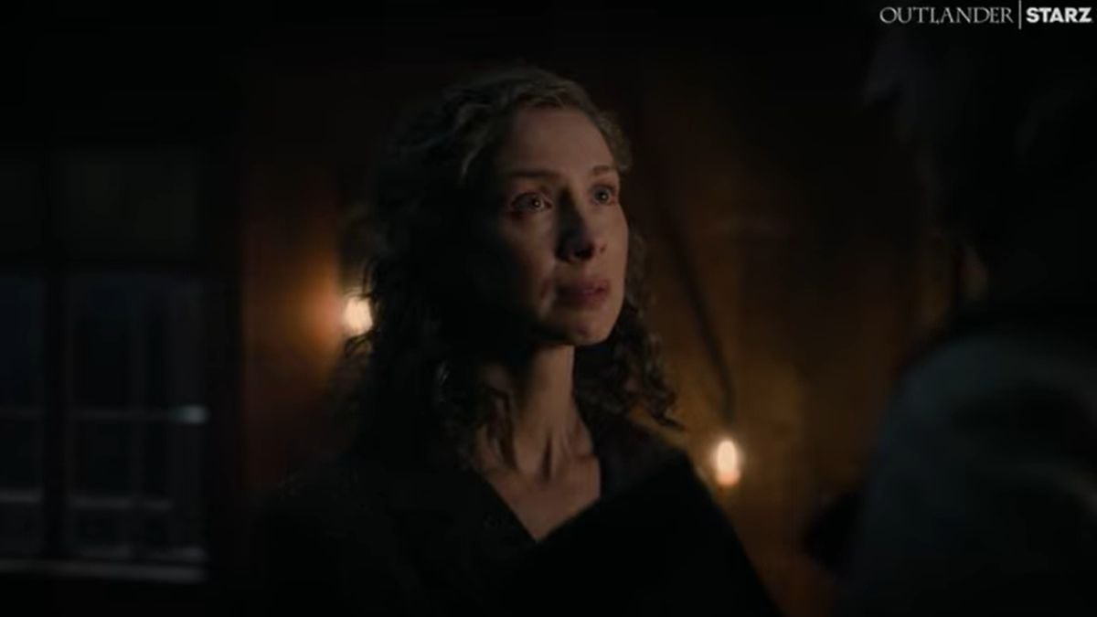 Cuando Claire escucha a Jamie decirle que va a morir en "Outlander 8" (Foto: Starz)