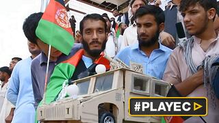 Afganos celebran su independencia entre tradición y belicismo