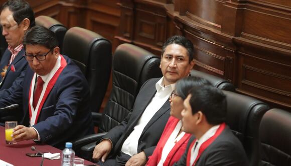 Vladimir Cerrón asistió a exposición fotográfica en el Congreso por el aniversario de Perú Libre. (Foto: Alessandro Currarino / @photo.gec)