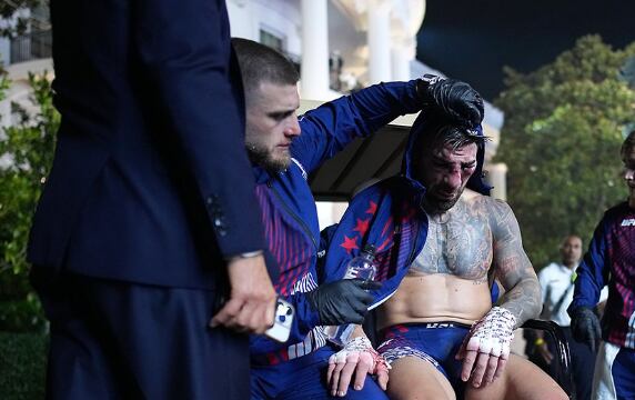 Qué le pasó a Ilia Topuria después de perder contra Justin Gaethje en UFC Freedom 250