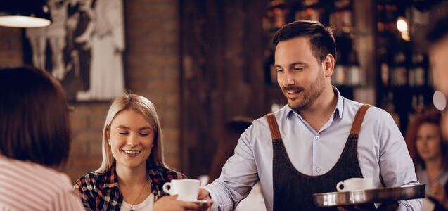 Lo que gana un mesero en Estados Unidos